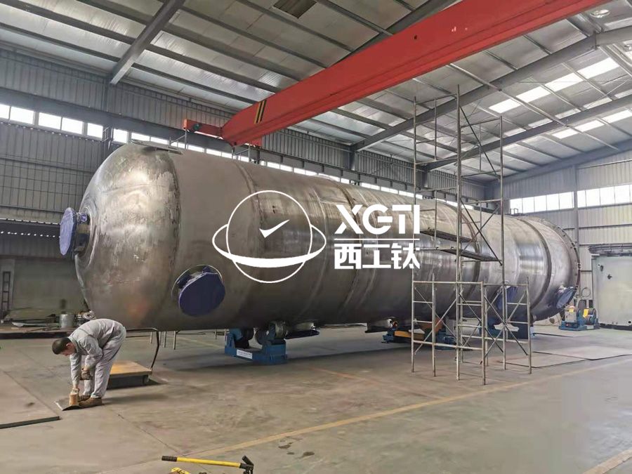 鈦換熱器、鈦反應釜控熱設(shè)備的性能與特點 鈦換熱器、鈦反應釜控熱設(shè)備的性能與特點